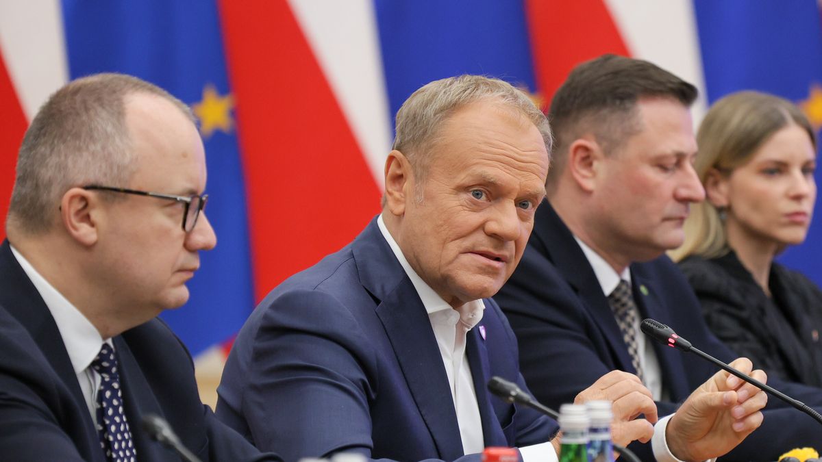 Donald Tusk podczas spotkania w KPRM ws. deregulacji