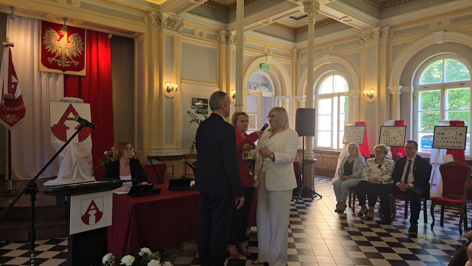 Nadanie sztandaru gminie miejskiej Aleksandrów Kujawski. Miasto ma swój sztandar!