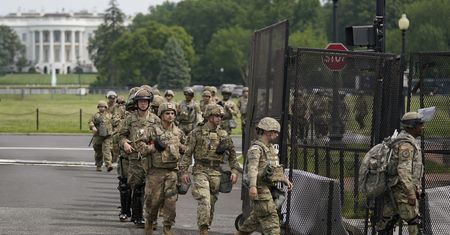 Protesty w USA. Żołnierze zakażeni koronawirusem