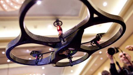 Przedziwny helikopter sterowany za pomocą iPhone’a [wideo] 1