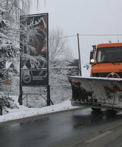 Pościg za pijanym kierowcą. Uciekał skradzioną pługopiaskarką