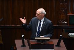 "Panie ministrze, proszę opuścić mównicę". Macierewicz się rozpędził