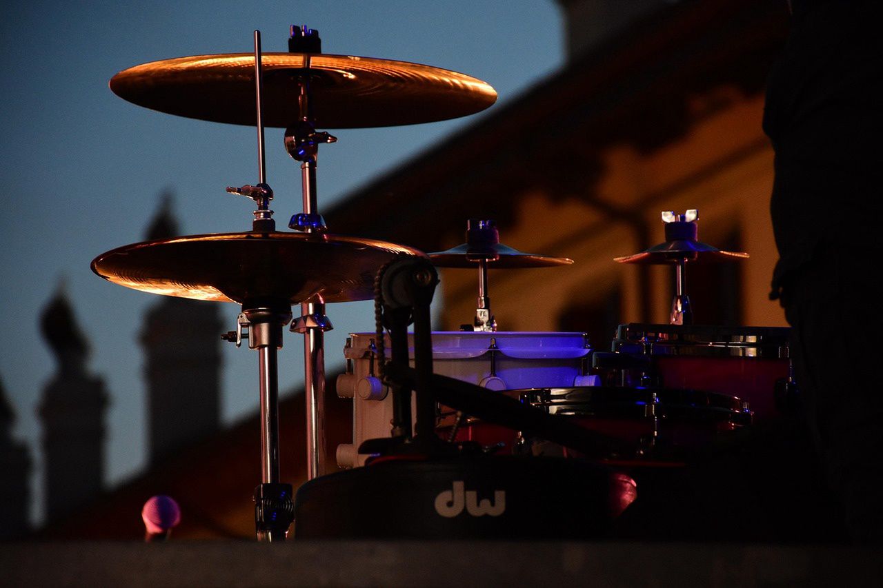 Kamieńsk: Zaproszenie na koncert przy tężniach. Wystąpi Kapela Fakiry