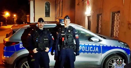 Policjanci bohaterami. 3-latek tracił oddech i ruszyli z pomocą