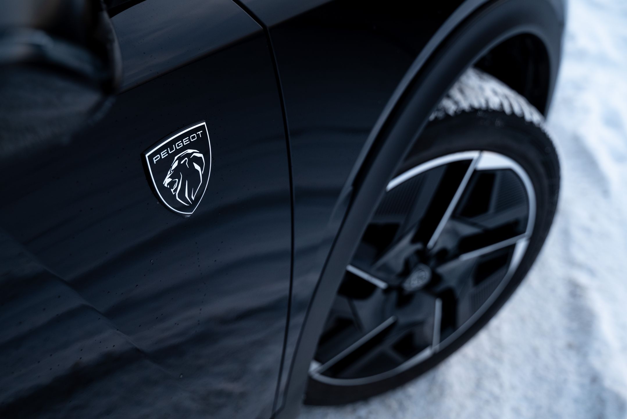 Peugeot 408 Hybrid 145