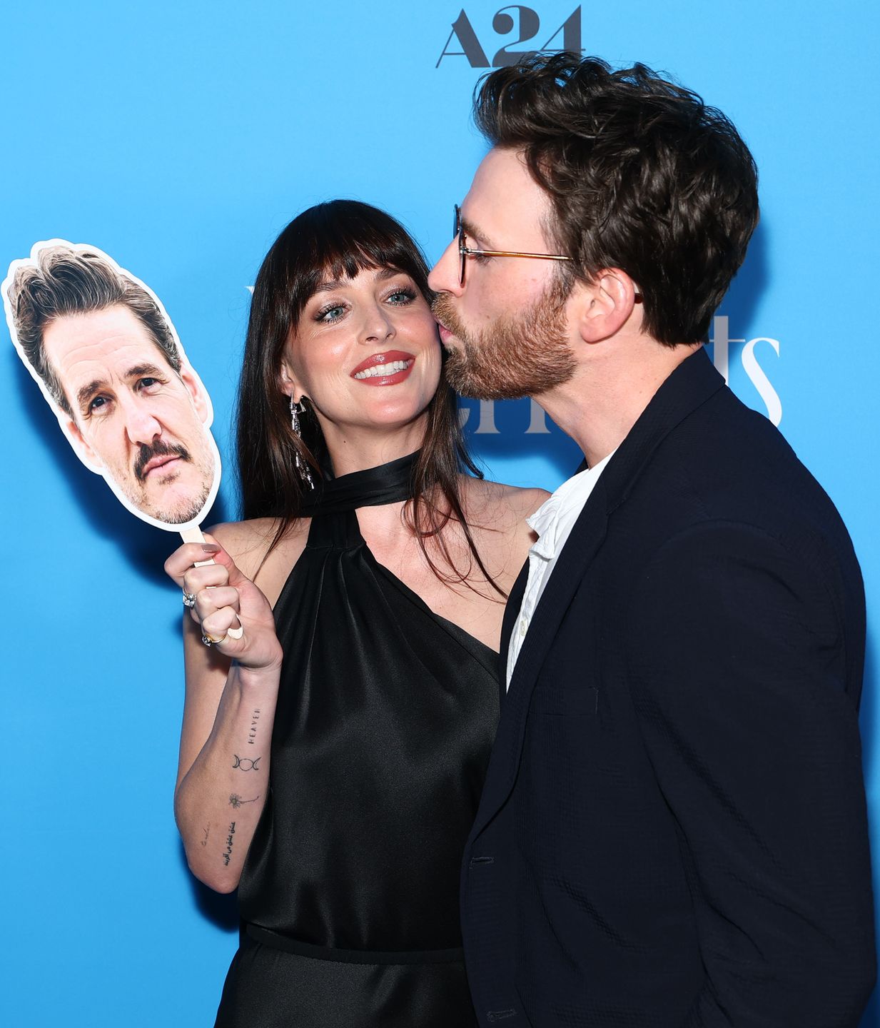 Dakota Johnson i Chris Evans
