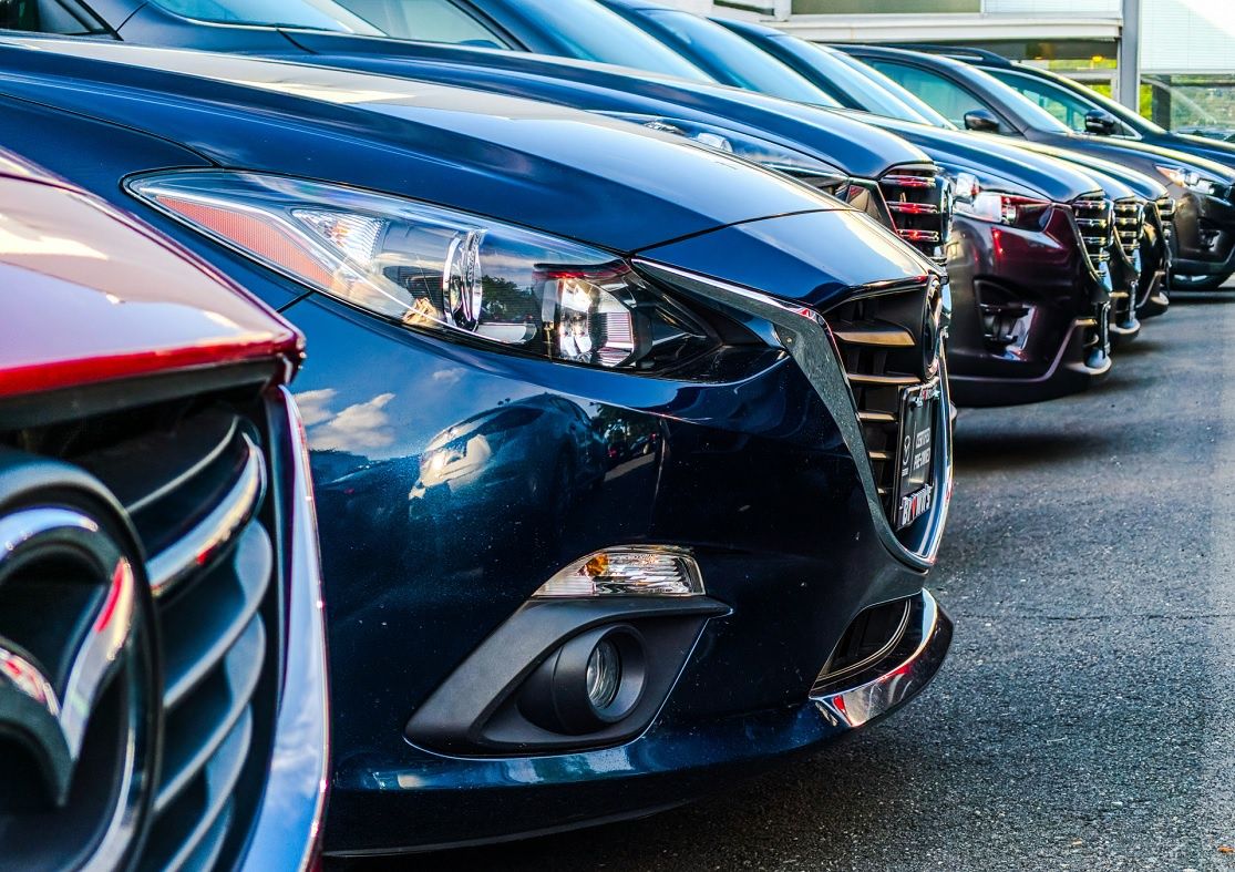 Kredyt tylko z dodatkowymi usługami. Autocentrum AAA Auto usłyszało zarzuty