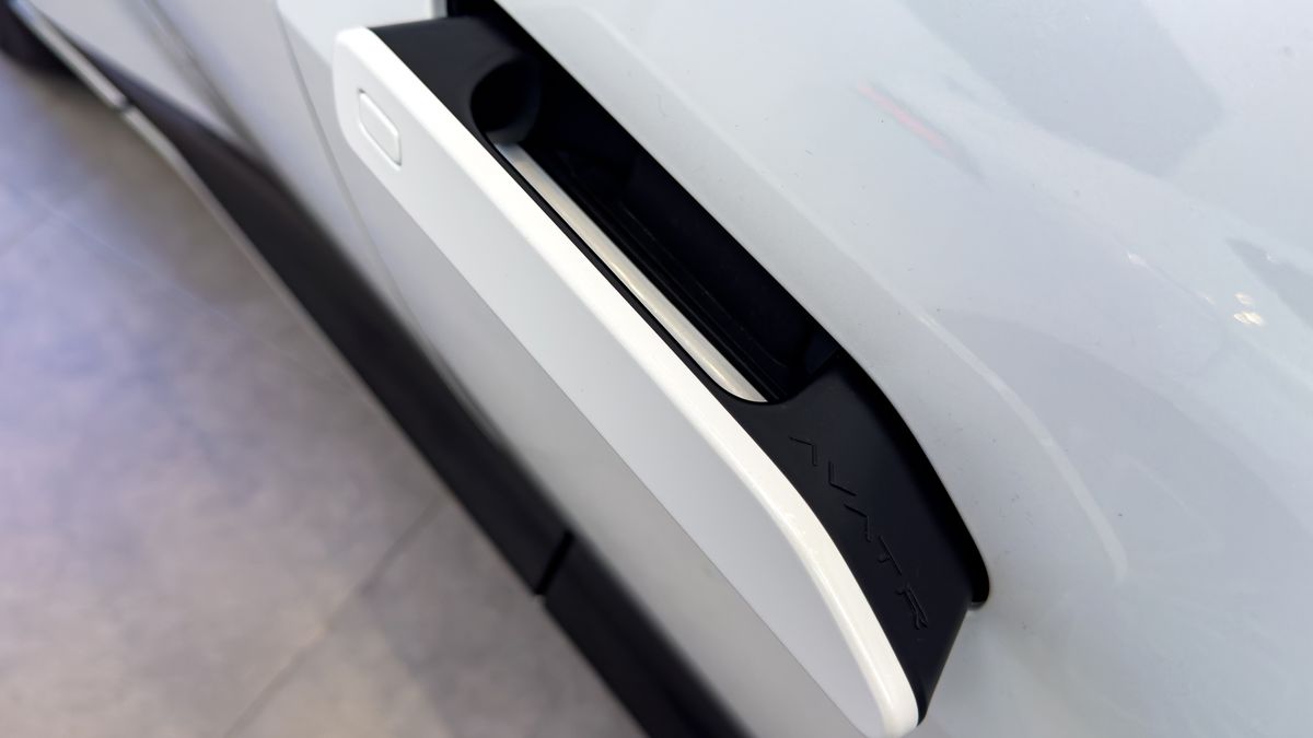 Koniec z chowanymi klamkami w chińskich elektrykach