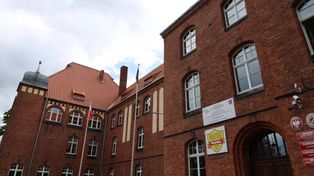 Odwołali dyrektora za… gipsową ściankę działową? Nagłe zwolnienia w wejherowskich szkołach