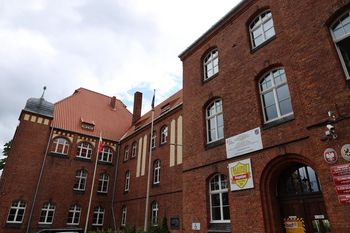 Odwołali dyrektora za… gipsową ściankę działową? Nagłe zwolnienia w wejherowskich szkołach