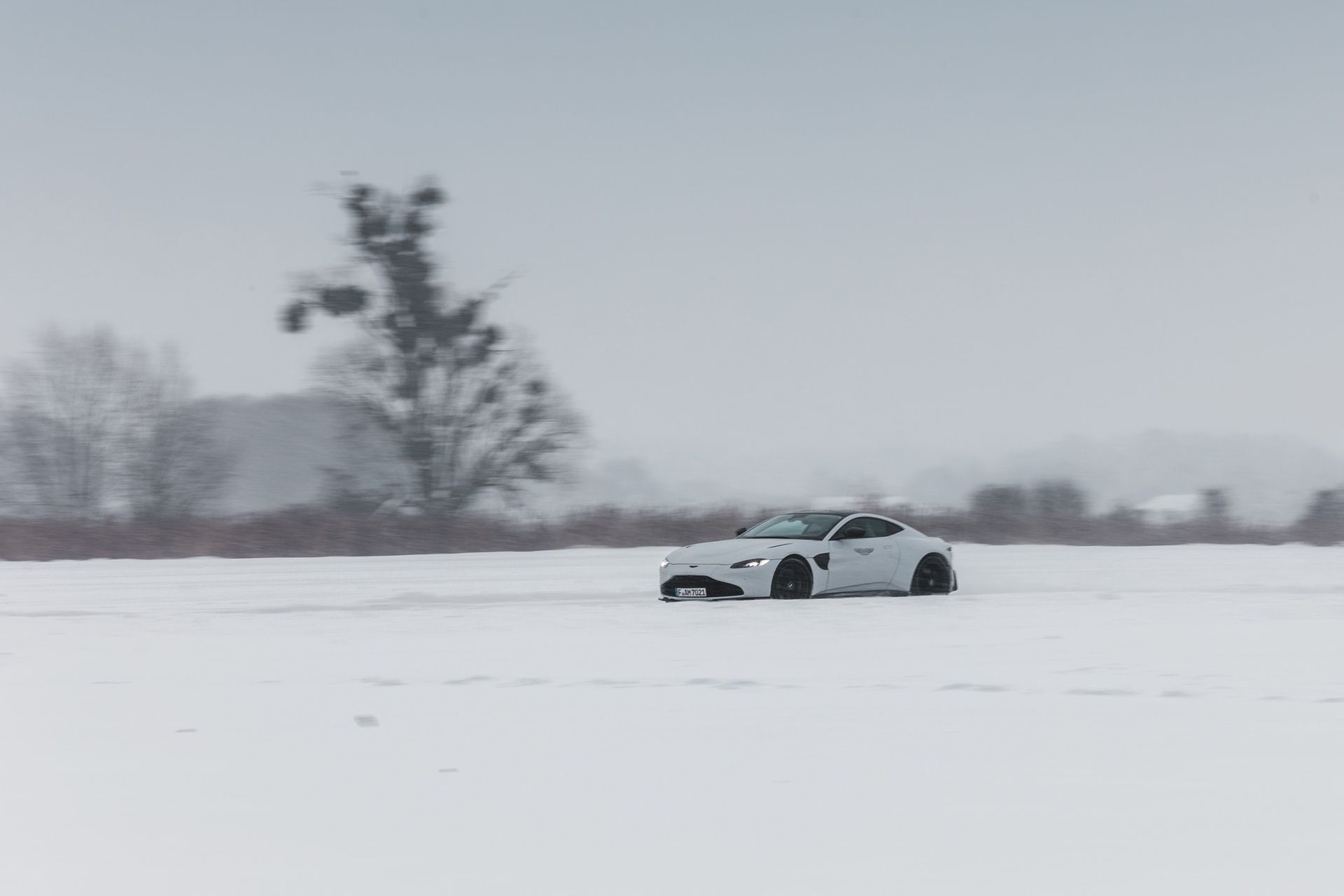 Aston Martin Vantage (2022)