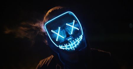 Gdzie można kupić fałszywą tożsamość? Oczywiście w sklepie internetowym