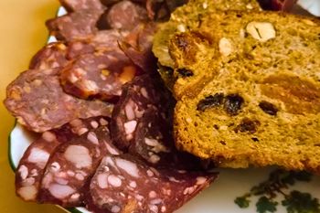 Litwini przerabiają na kiełbasę i jedzą aż miło. Polakom cierpnie skóra