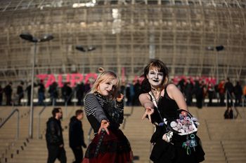 Japońskie, dziewczęce trio zawładnęło Tauron Areną Kraków. Fani pomaszerowali na koncert Babymetal