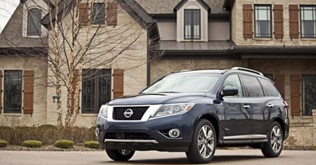 Nissan zaprezentował hybrydowego Pathfindera [Nowy Jork 2013]