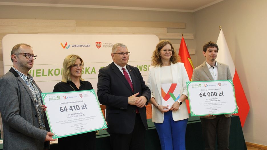 W Nowym Tomyślu samorządowcy podpisali umowy na dofinansowania projektów.