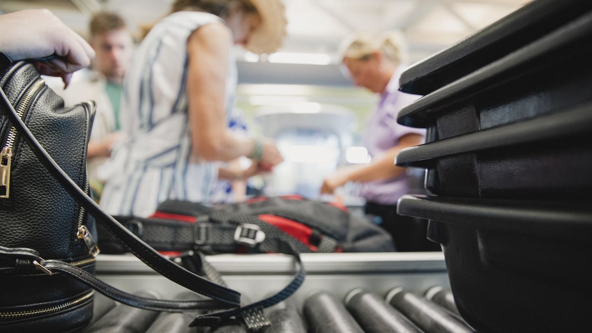 Mężczyzna myślał, że jego żart w trakcie kontroli bezpieczeństwa jest zabawny