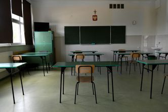 Trzy miesiące wolnego dla nauczycieli? Resort mówi: koniec z tym
