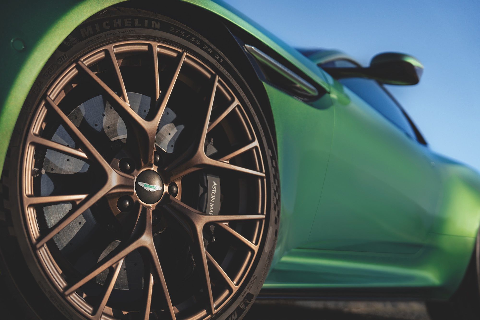 Aston Martin DB12