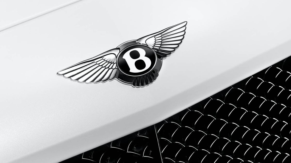 Fragment maski Bentleya Continentala Supersports