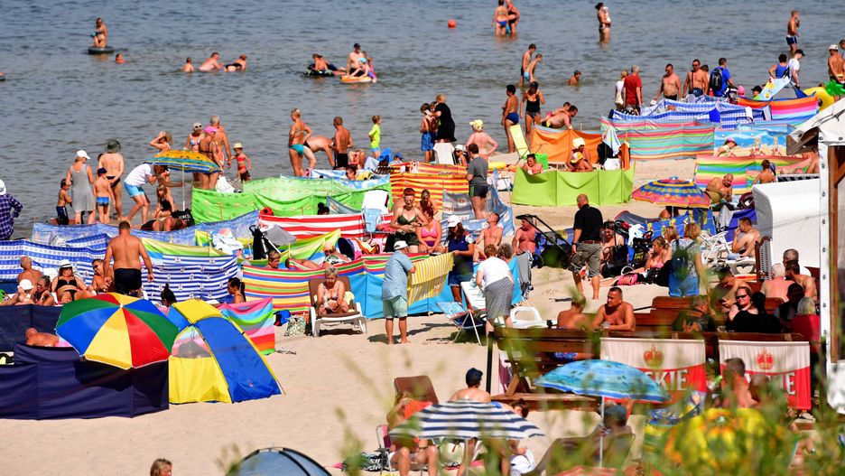 Czy Polacy wyjadą w tym roku za granicę? Najnowsze badanie