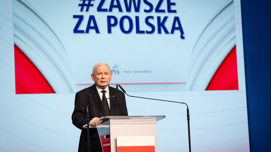 Warszawa, 11.11.2024. Prezes Prawa i Sprawiedliwości Jarosław Kaczyński podczas konferencji prasowej w siedzibie PiS przy ul. Nowogrodzkiej w Warszawie, 11 bm. (sko) PAP/Marek Gorczyński
