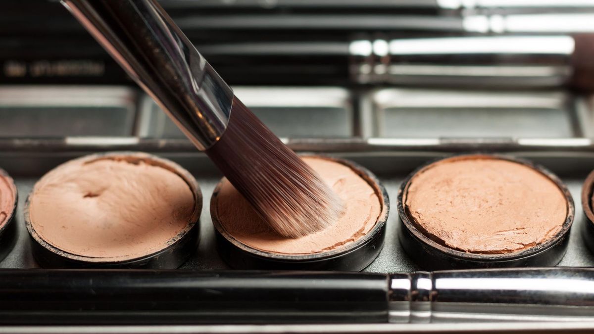 Korektor do twarzy pozwoli ukryć niedoskonałości