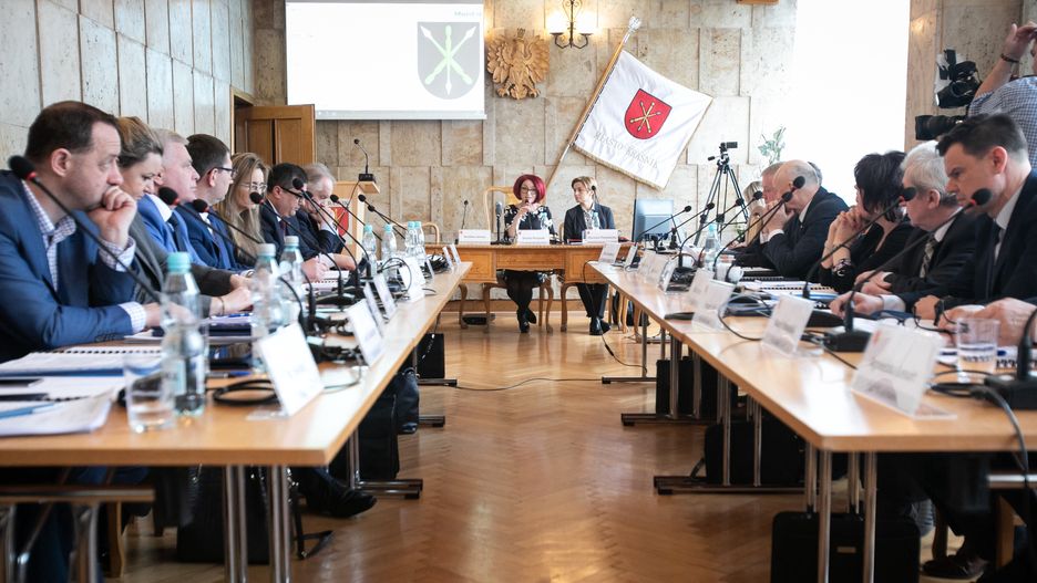 Strefy wolne od LGBT. Radni Kraśnika już nie są tak zadowoleni ze swojej uchwały. Norwegia nie chce dać im pieniędzy