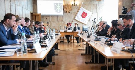 Strefa wolna od LGBT. Radni Kraśnika sami odwołają uchwałę? "Trzeba schować ambicję do kieszeni"