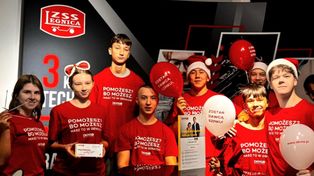 Legnica: Ktoś czeka na pomoc. Uczniowie Samochodówki pokażą, jak łatwo ją okazać