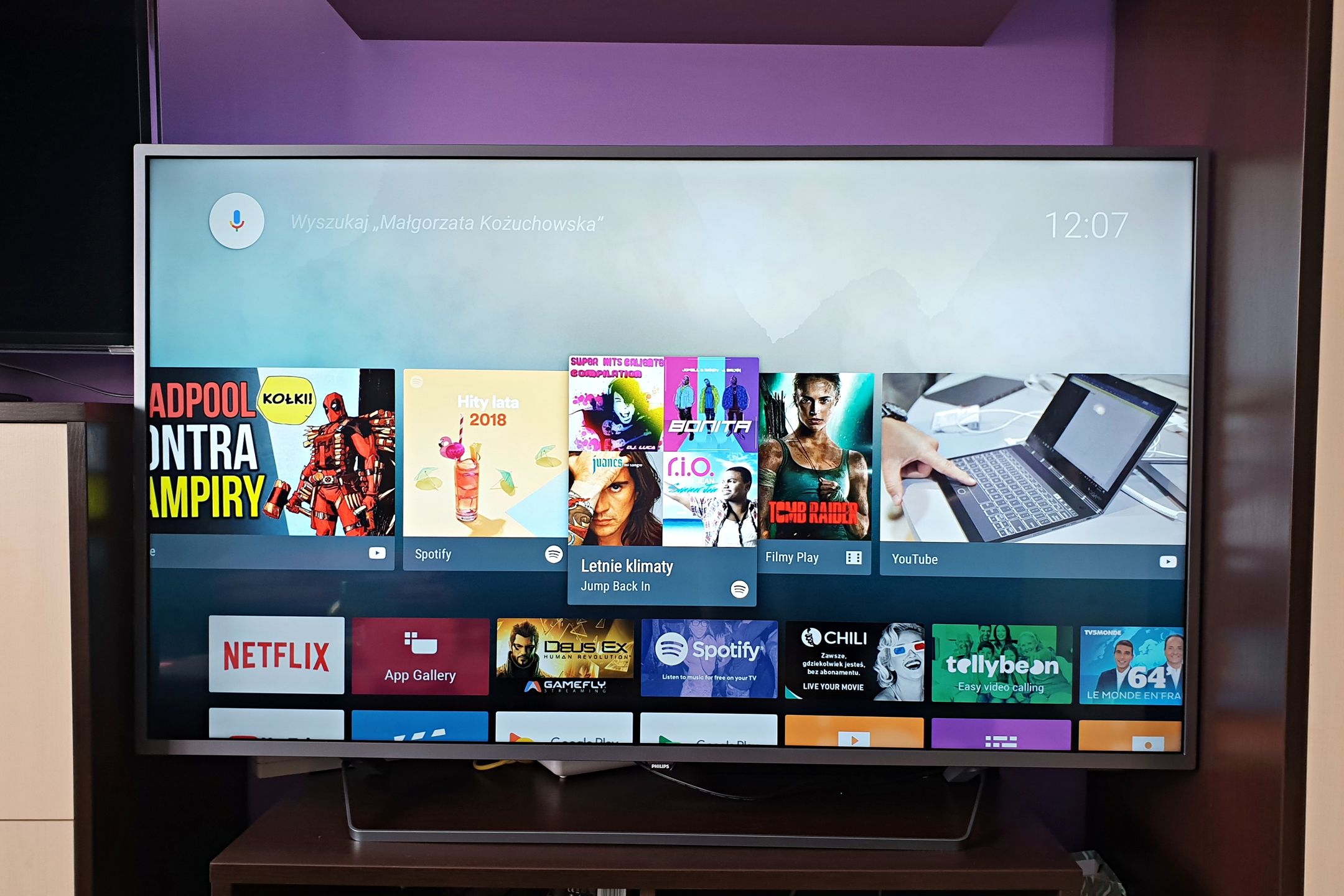 Philips 55PUS7303 – test dużego telewizora z efektownym Ambilight i Android TV 12