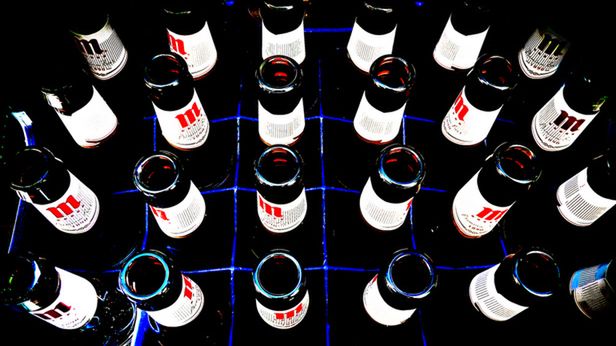 WTF dnia: jak otworzyć 24 butelki piwa naraz? [wideo] 1