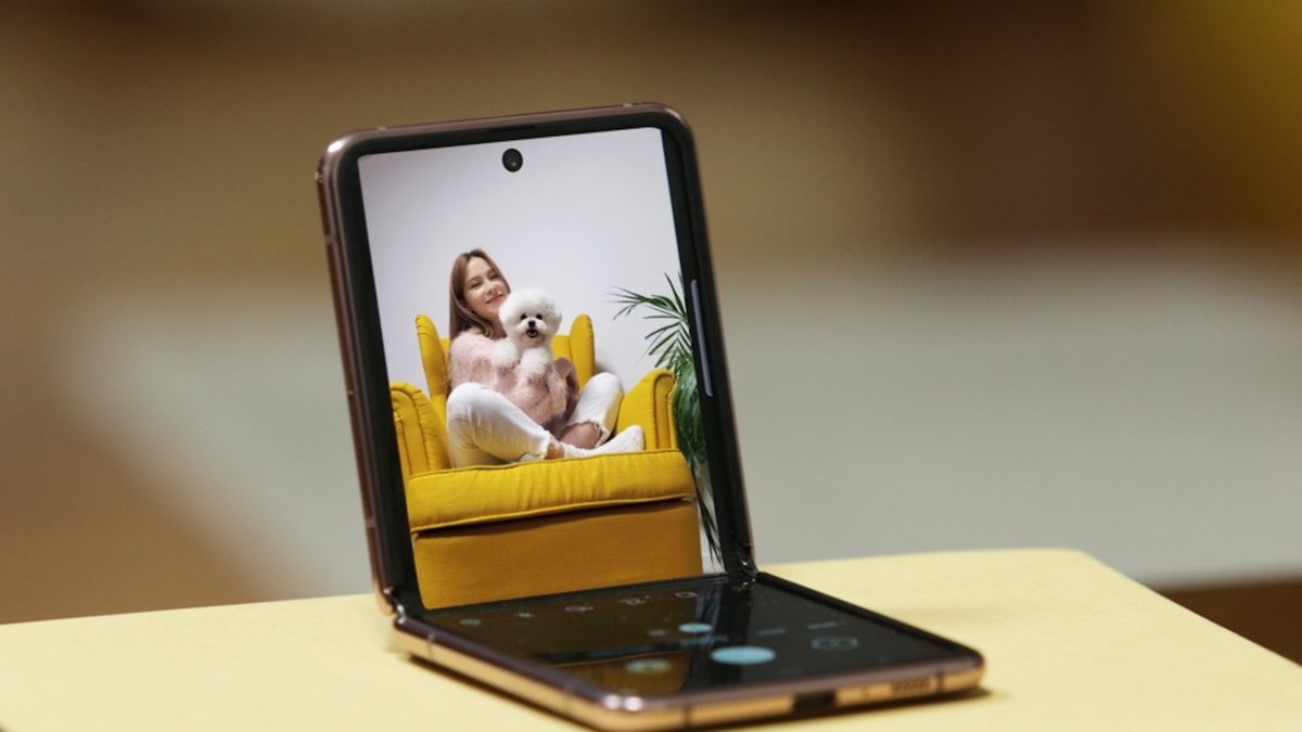 Składane smartfony trafiają pod strzechy. Samsung sugeruje obniżkę cen 1