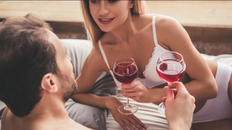 Seks po alkoholu może mieć różne konsekwencje 