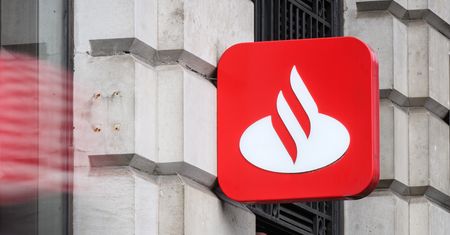 Uwaga na fałszywe maile. Santander ostrzega przed falą oszustw