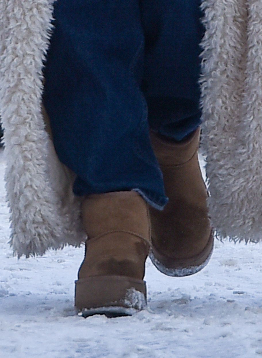 Monika Olejnik w drodze do atelier Roberta Kupisza 