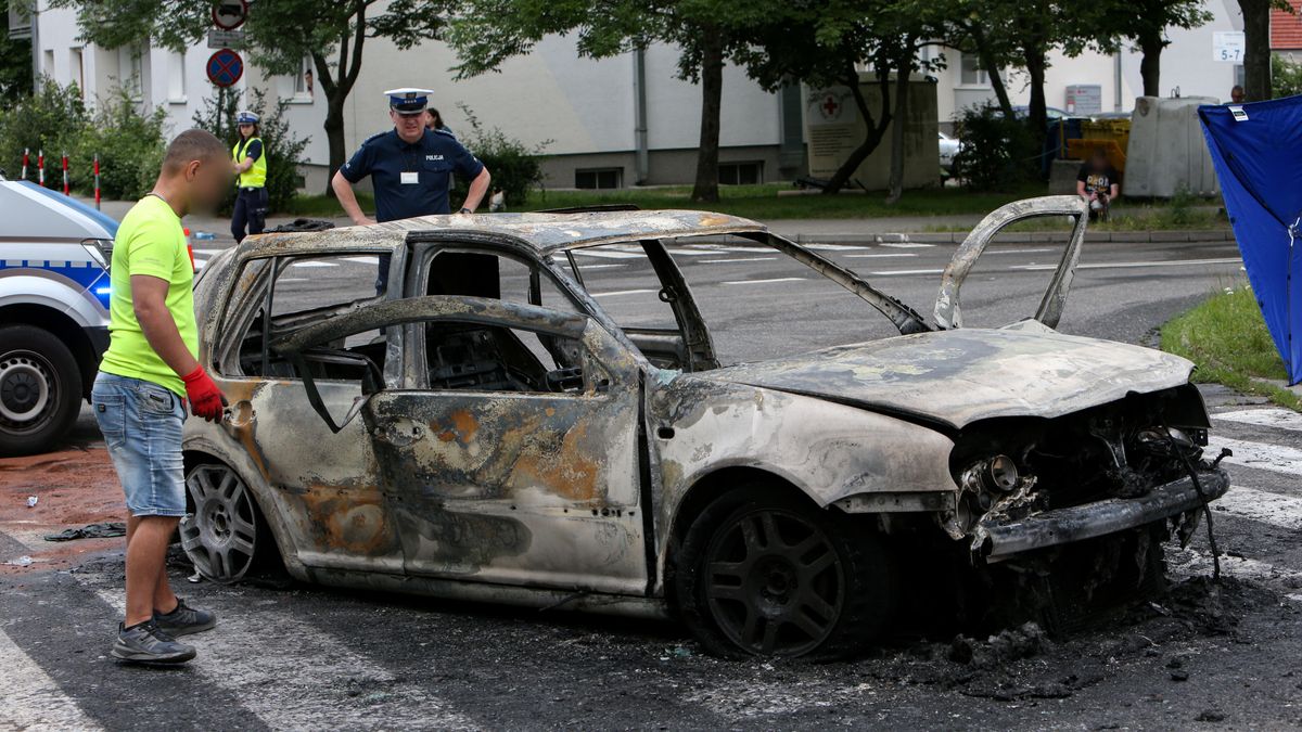 Samochód spłonął na oczach przechodniów w Zielonej Górze