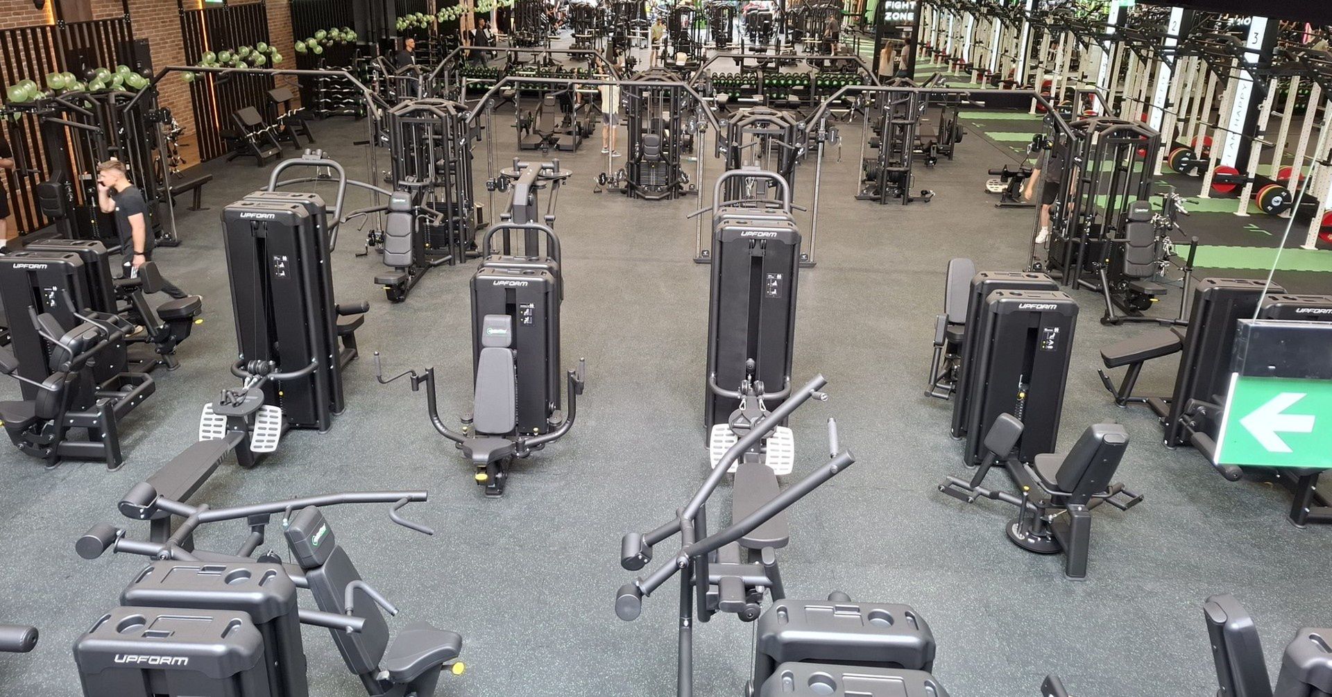 Unikalność technologii Solo Workout polega na tym, że system działa z dowolnymi maszynami siłowymi - niezależnie od producenta.