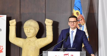 Premier w Sali BHP: "Potrzebne nowe porozumienie". Odczytano też list od Kaczyńskiego