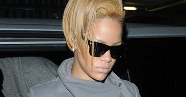 Rihanna ŚPIEWA O POBICIU! (POSŁUCHAJ!)