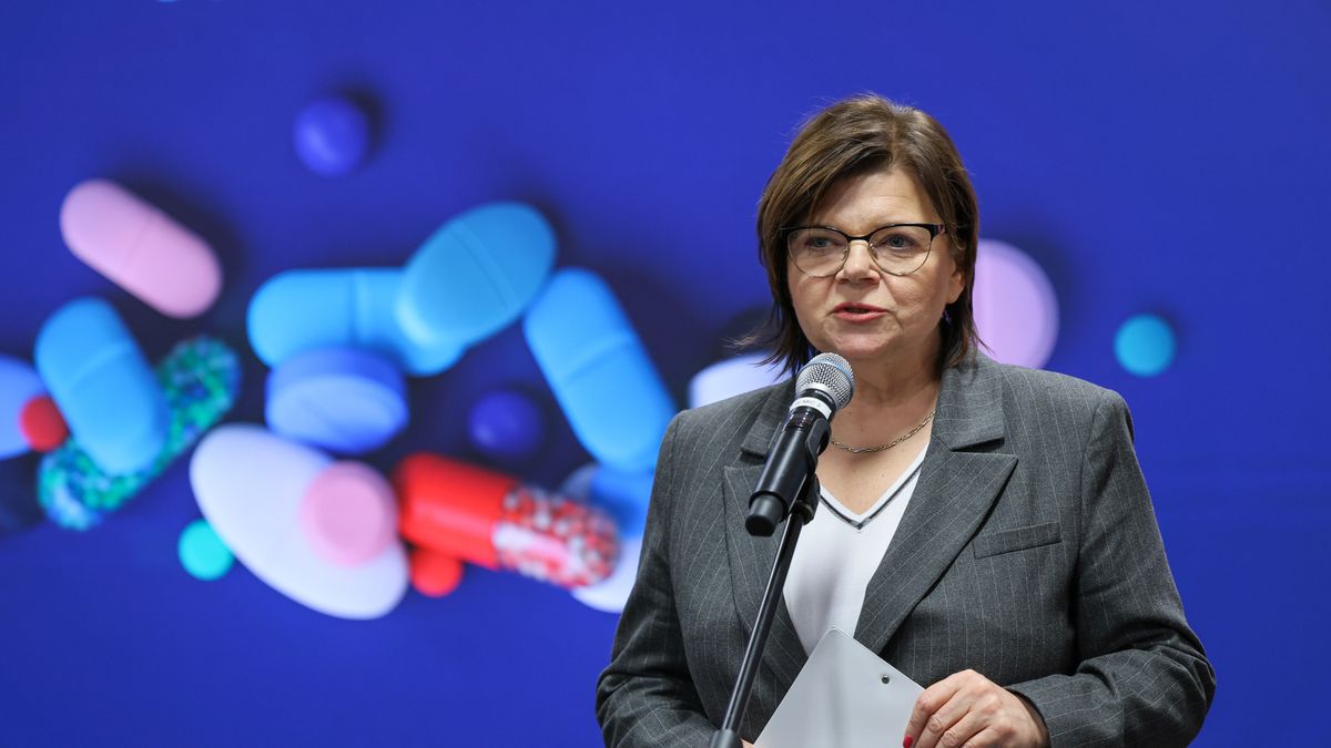 Warszawa, 14.03.2024. Minister zdrowia Izabela Leszczyna na konferencji prasowej, 14 bm. w siedzibie resortu w Warszawie. Temat: podsumowanie projektu nowej listy leków refundowanych od 1 kwietnia 2024 r. (aldg) PAP/Paweł Supernak