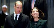 William i Kate zachwycili pasażerów lotu. Tego nie pokazały oficjalne relacje