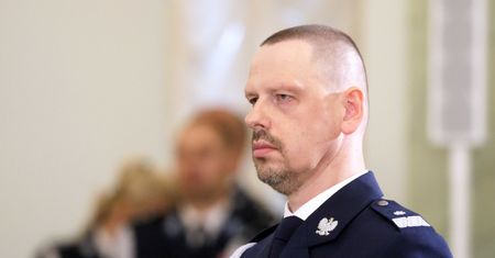 Dachowanie auta z szefem policji. Umorzono śledztwo