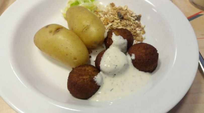 Obiad na stołówce w Finlandii jest dopasowany do nawyków żywieniowych każdego dziecka