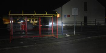 Zdziary: Wandale zniszczyli znaki drogowe i kosz. Odpowiedzą przed sądem