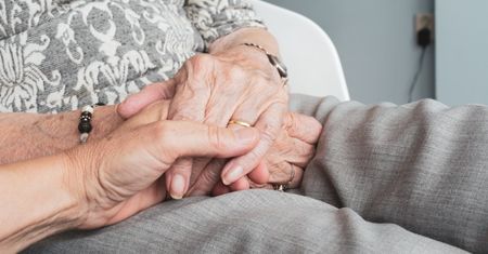 700 zł dodatku do emerytury. Kto może otrzymać te pieniądze?