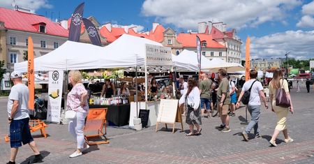 Plac Zamkowy zamknięty dla aut – trwa Sakura Festiwal Japoński. Stoiska z jedzeniem czynne do 18:00