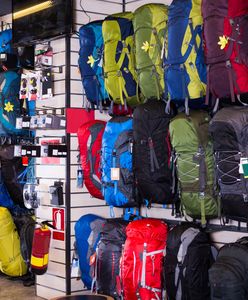 To był największy sklep sportowy w mieście. Rozbierają go