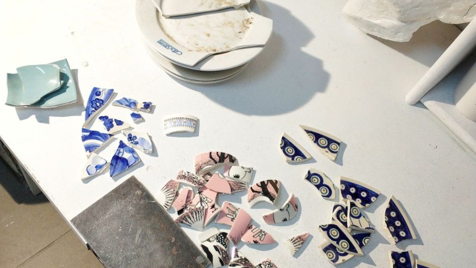 Warszawa. Biżuteria z potłuczonych talerzy, drukarki 3D, zaskakujących materiałów, a także inne fascynujące wyroby odnajdziemy w pracowniach otwartych na trzecią edycję Nocy Rzemiosł