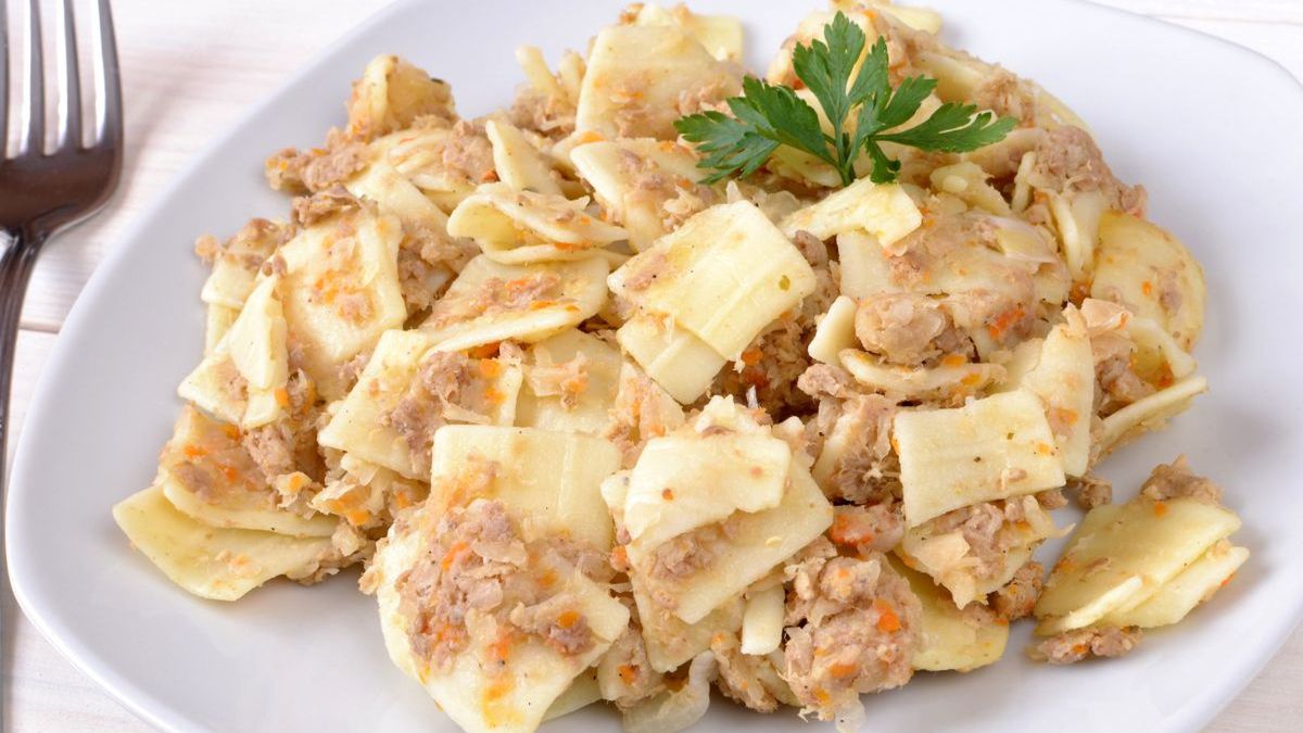 Łazanki z mięsem mielonym smakują jak obiad u babci